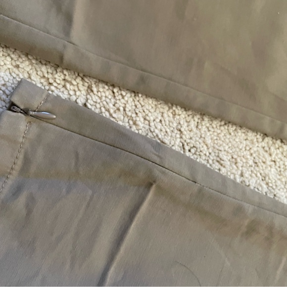 Old Navy size 1 low rise pants - Picture 2 of 3